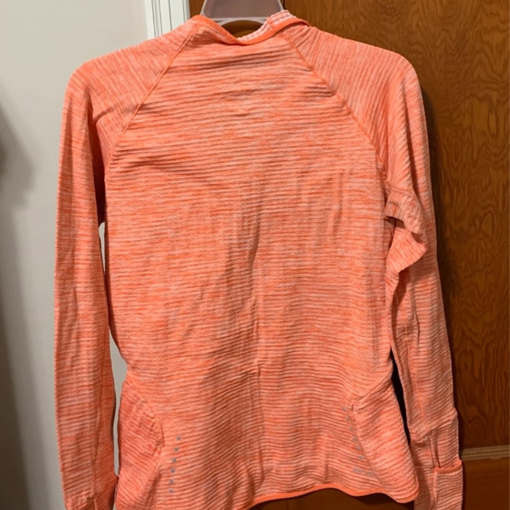 Women’s Nike quarter zip small